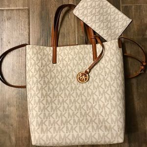 MK purse with matching wallet.